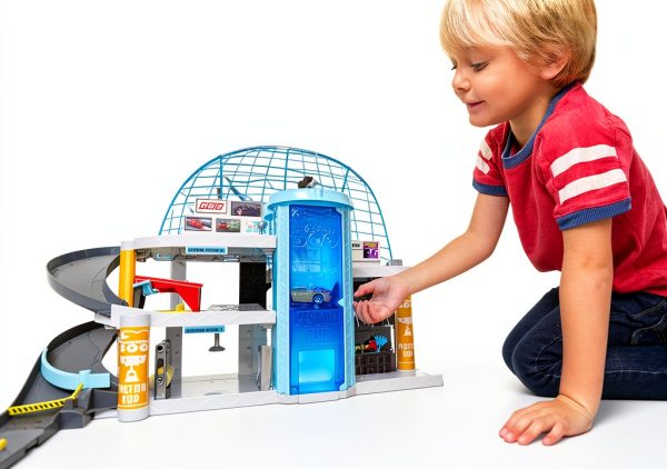 Cars 3 Florida Speedway Garage by Mattel Toy Set with 5 Play Areas-1